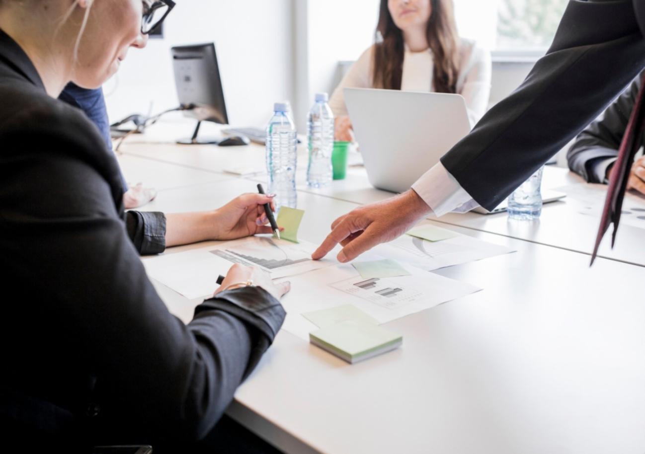 Analyse d'investissement personnalisée avec graphiques et données financières
